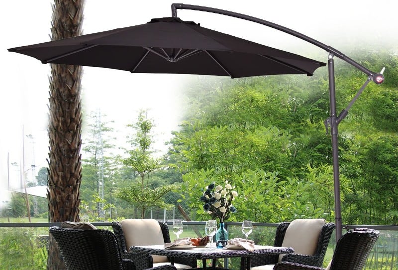 In this review we compared some of the best cantilever parasols and one model came out on time ever time. Read our comparison and reviews now to learn why.