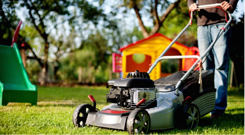 In this roundup, we compared 6 of the best lawnmowers for large gardens which includes some of the best brands and most affordable. Compare now